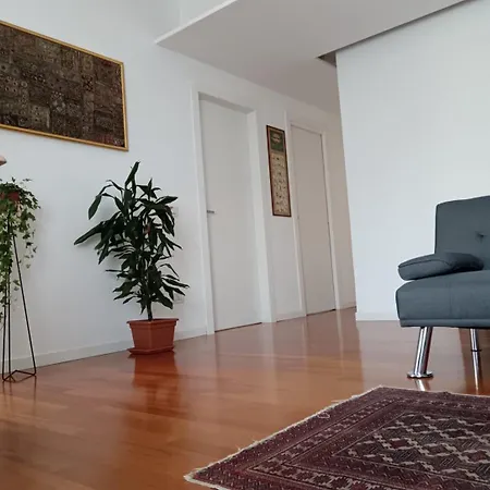 Chez Nous 2 公寓